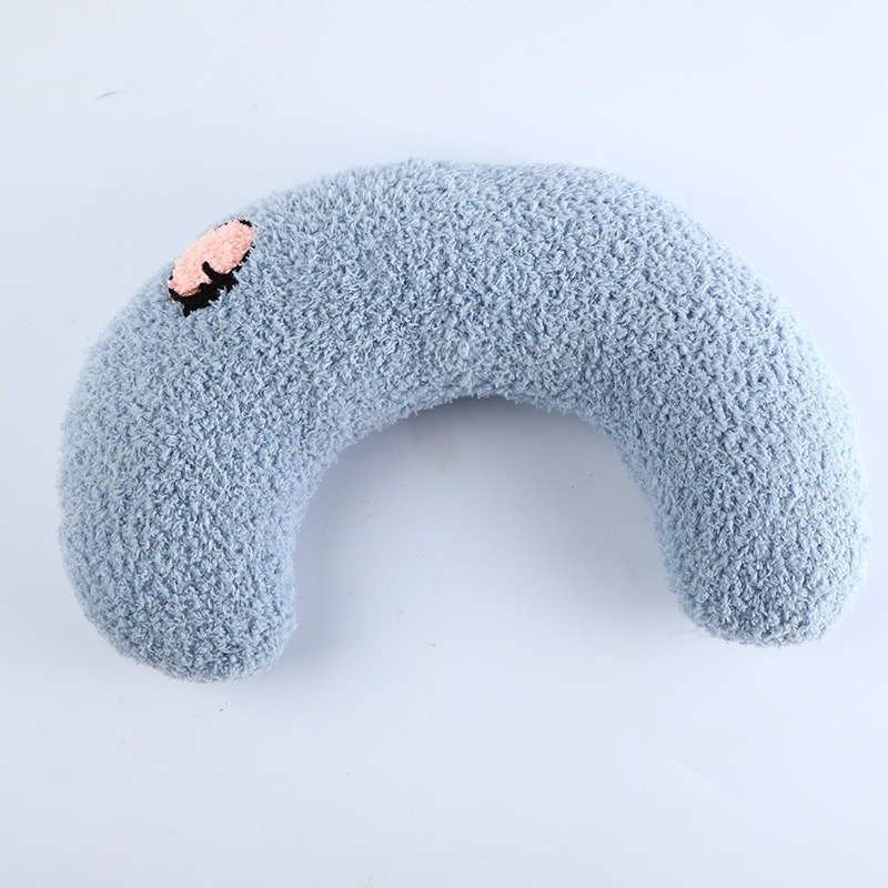Adorable U-Shaped Pet Neck And Sleep Pillow – Cozy Little Pillow for Cats & Dogs - Image 5