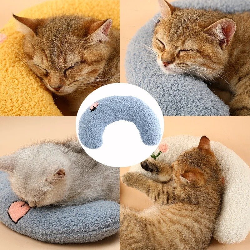 Adorable U-Shaped Pet Neck And Sleep Pillow – Cozy Little Pillow for Cats & Dogs - Image 8